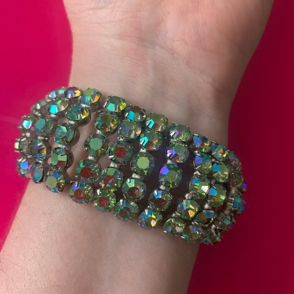 AB light green round Crystal Bracelet 7 inches